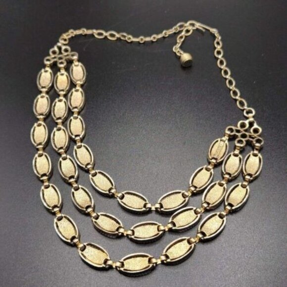 Vintage Sarah Coventry Desert Flowers Three-Strand Gold Tone Necklace - Picture 8 of 9